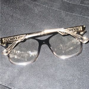 reading frame’s glases
